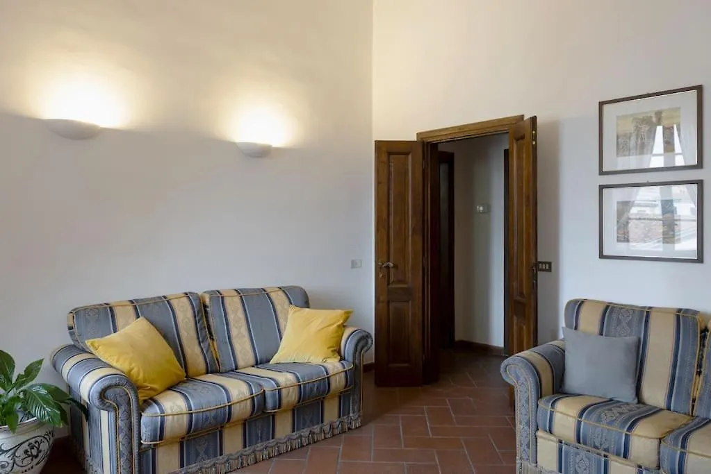 D/T Elegant & Spacious Flat 2' Walk Train Station Флоренция