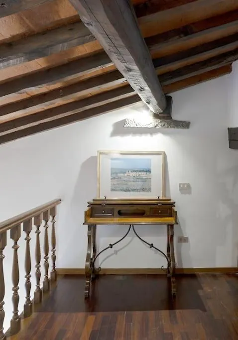 D/T Elegant & Spacious Flat 2' Walk Train Station Флоренция Апартаменты