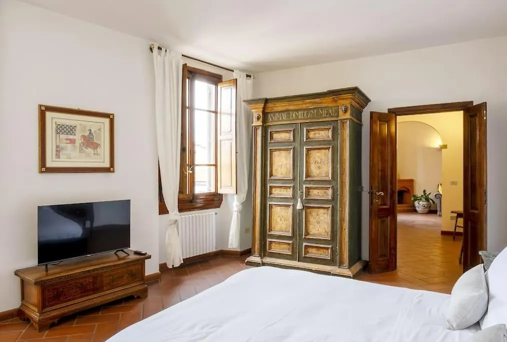 Apartment D/T Elegant & Spacious Flat 2' Walk Train Station Florence