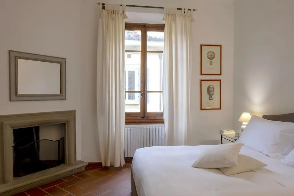 D/T Elegant & Spacious Flat 2' Walk Train Station Florence 0*,  Italy